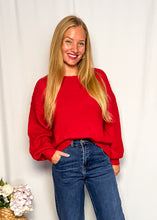 Afbeelding in Gallery-weergave laden, Ruby Sweater - red
