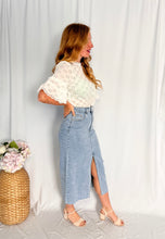 Afbeelding in Gallery-weergave laden, Maxi Jeans Skirt - light blue
