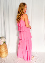 Afbeelding in Gallery-weergave laden, Ruffled Chiffon Maxi Dress - baby pink

