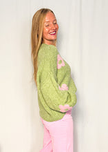 Afbeelding in Gallery-weergave laden, Oversized Flower Sweater - soft green
